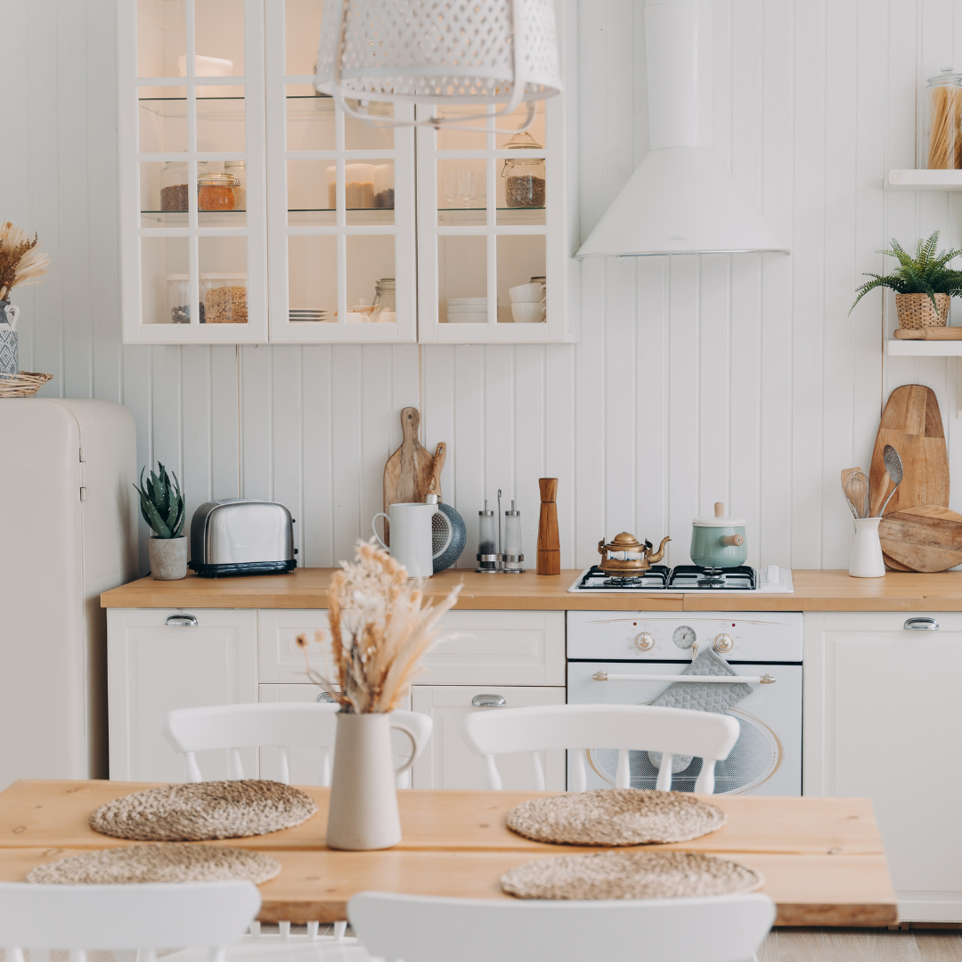 Kitchen & Dining
